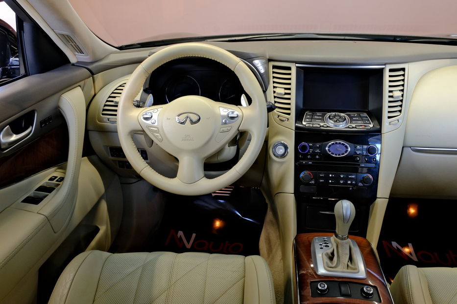 Продам Infiniti QX70 2014 года в Одессе