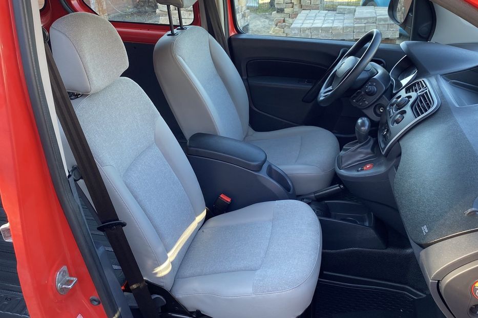 Продам Renault Kangoo пасс. Maxi 2019 года в Луцке