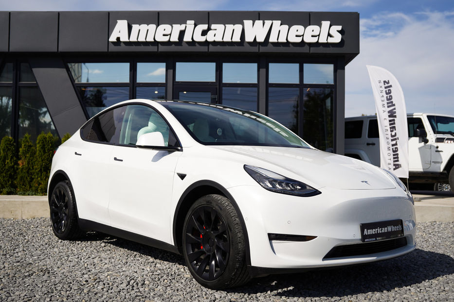 Продам Tesla Model Y Long Range Dual Motor 2021 года в Черновцах