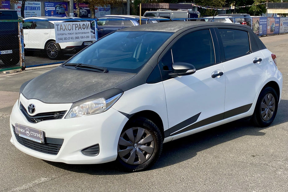 Продам Toyota Yaris 2012 года в Киеве