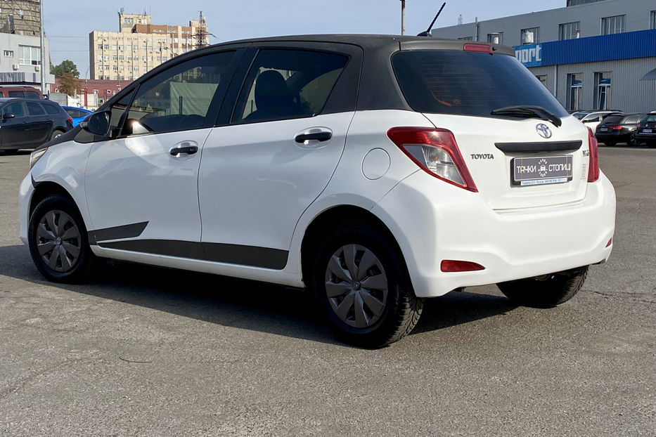 Продам Toyota Yaris 2012 года в Киеве