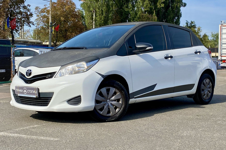 Продам Toyota Yaris 2012 года в Киеве