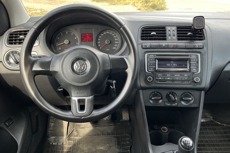 Продам Volkswagen Polo Oficial 2013 года в Николаеве