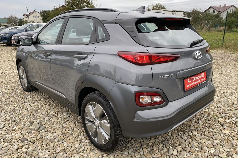 Продам Hyundai Kona 39.2 kWh Безключовий Камера 2020 года в Львове