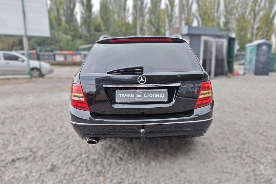 Продам Mercedes-Benz C-Class 2012 года в Киеве