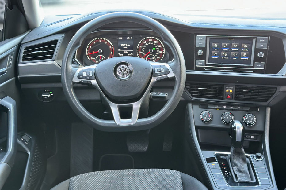 Продам Volkswagen Jetta 2021 года в Киеве