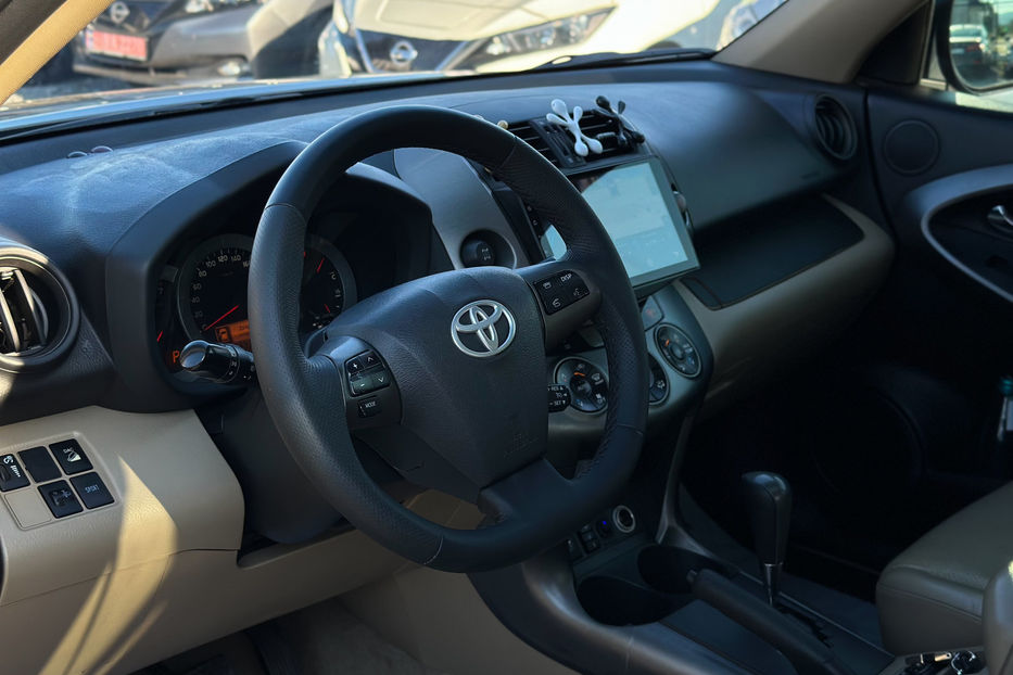 Продам Toyota Rav 4 2010 года в Черновцах