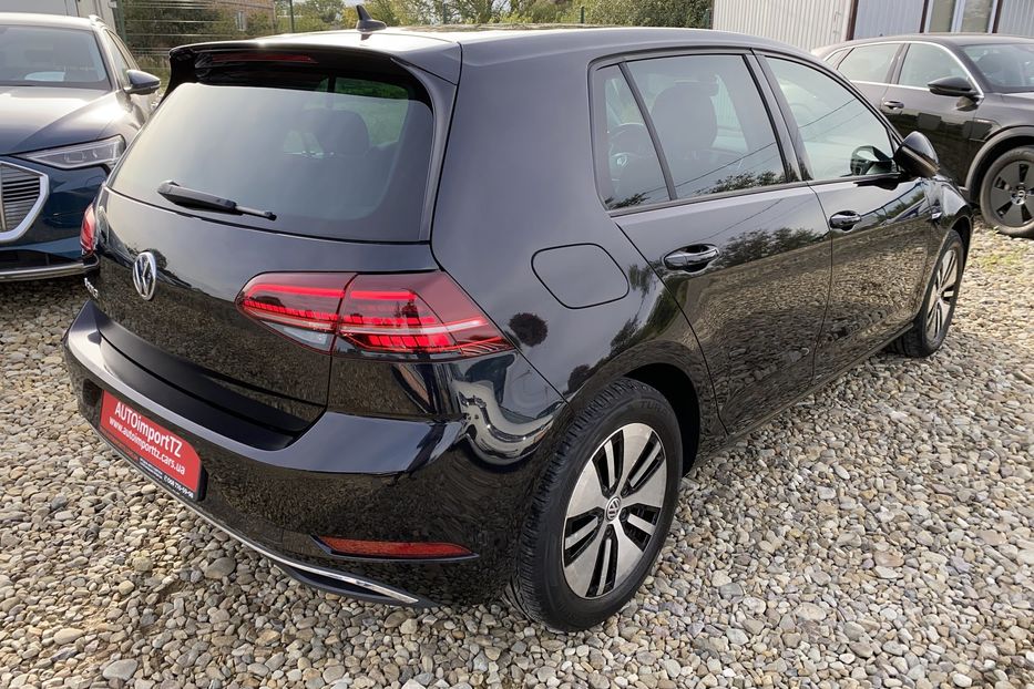 Продам Volkswagen e-Golf 35,8кВт,Тепловий,круїз,камера, 2019 года в Львове