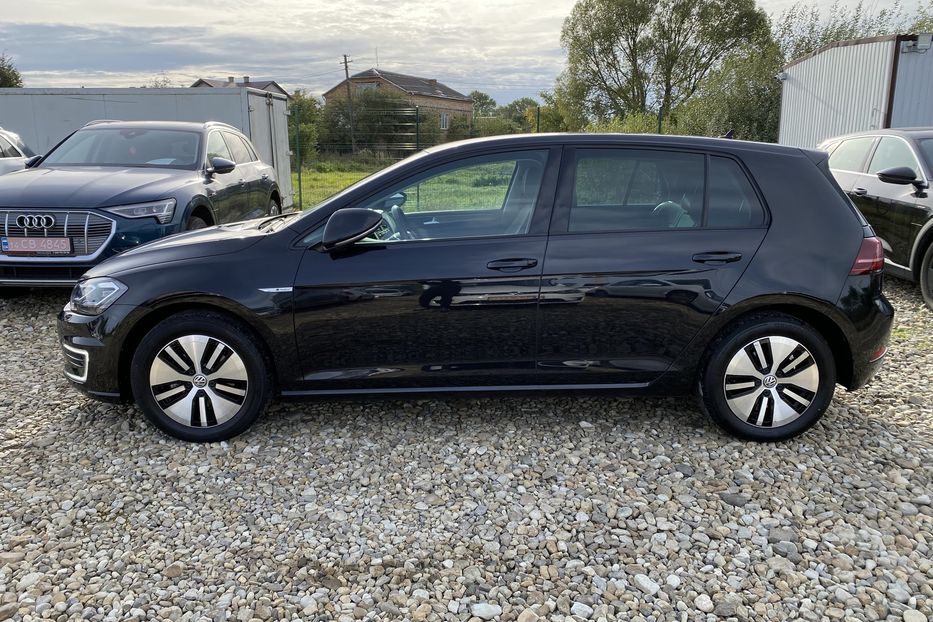 Продам Volkswagen e-Golf 35,8кВт,Тепловий,круїз,камера, 2019 года в Львове