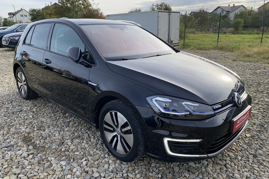 Продам Volkswagen e-Golf 35,8кВт,Тепловий,круїз,камера, 2019 года в Львове