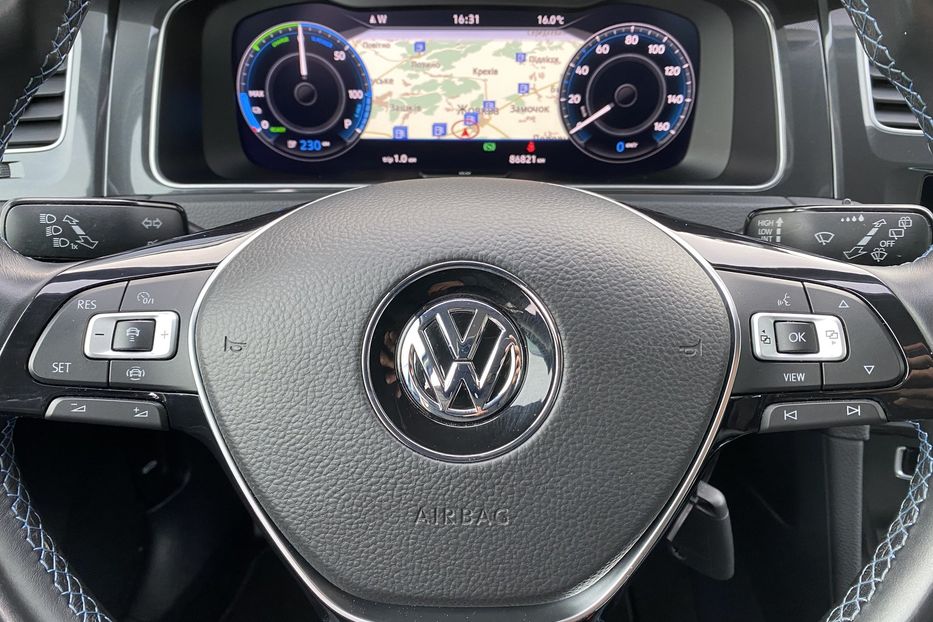 Продам Volkswagen e-Golf 35,8кВт,Тепловий,круїз,камера, 2019 года в Львове