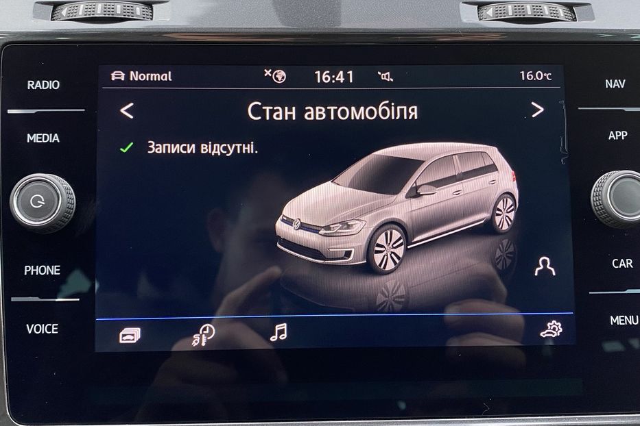 Продам Volkswagen e-Golf 35,8кВт,Тепловий,круїз,камера, 2019 года в Львове