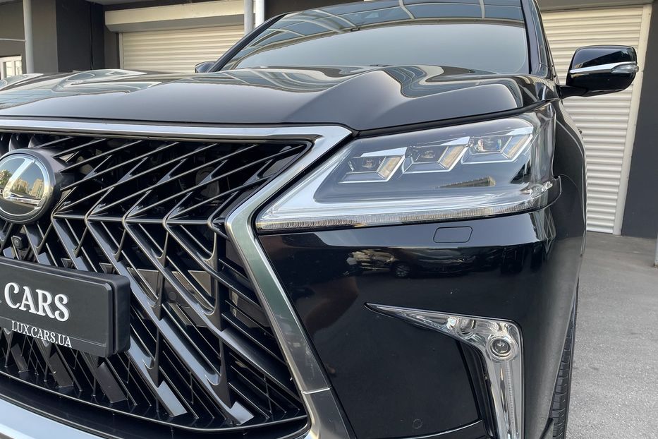 Продам Lexus LX 570 F sport  2018 года в Киеве