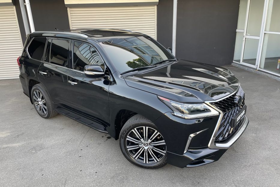 Продам Lexus LX 570 F sport  2018 года в Киеве