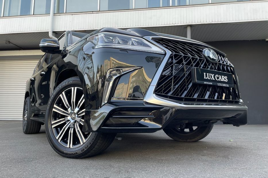 Продам Lexus LX 570 F sport  2018 года в Киеве