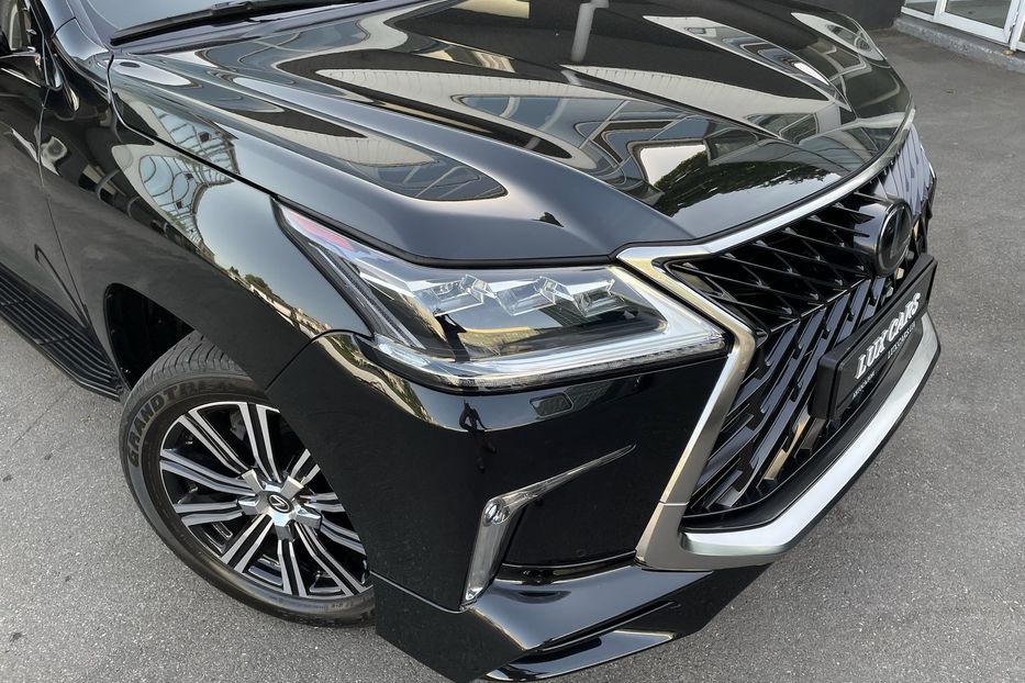 Продам Lexus LX 570 F sport  2018 года в Киеве