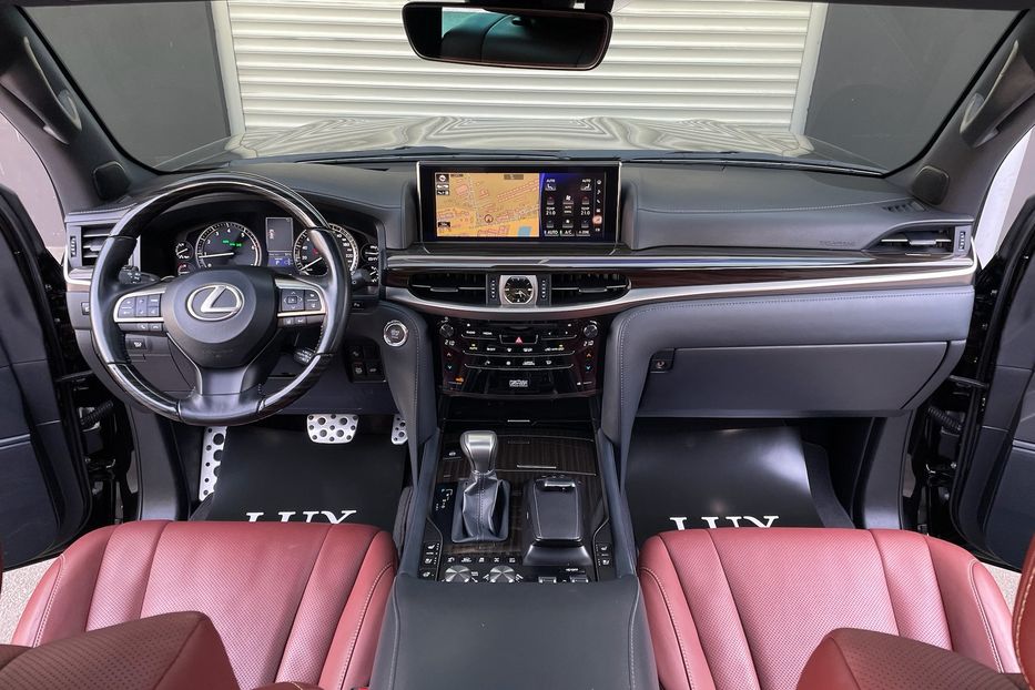 Продам Lexus LX 570 F sport  2018 года в Киеве