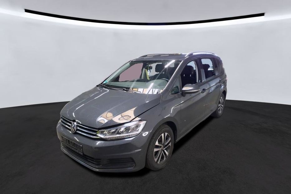 Продам Volkswagen Touran 2.0  90квт Мех  2021 года в Львове