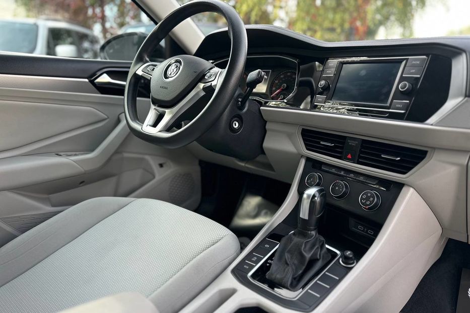 Продам Volkswagen Jetta S 2020 года в Черновцах