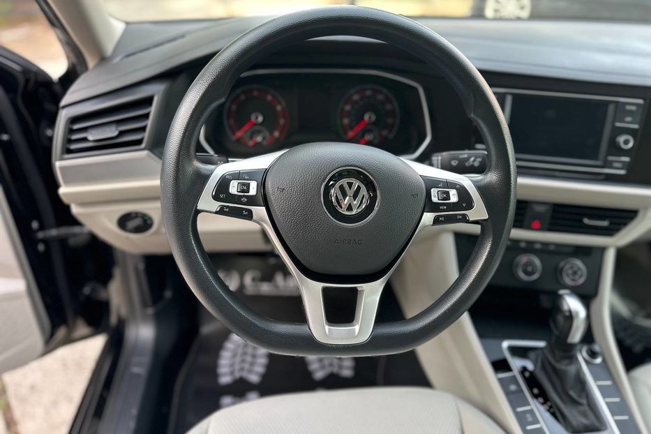 Продам Volkswagen Jetta S 2020 года в Черновцах