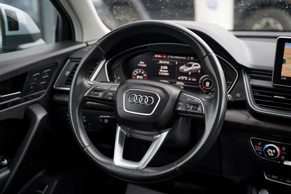 Продам Audi Q5 Premium Plus 2018 года в Черновцах