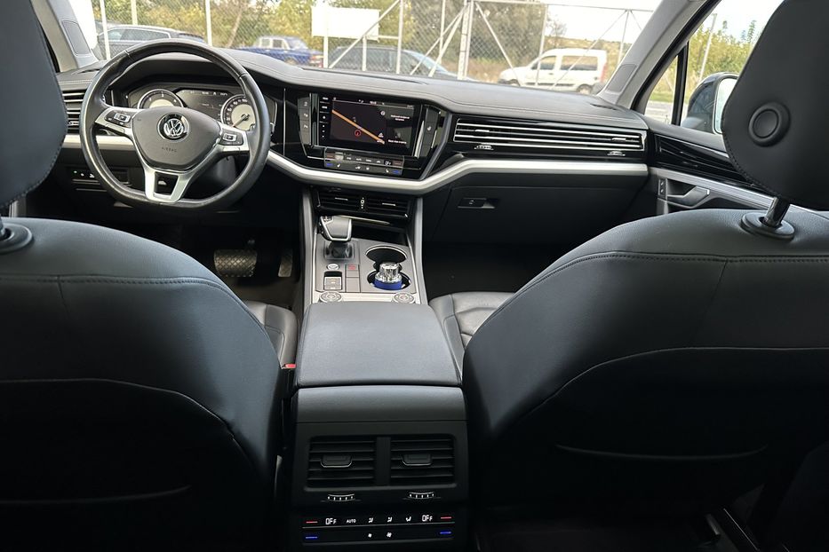 Продам Volkswagen Touareg 3 2019 года в Львове