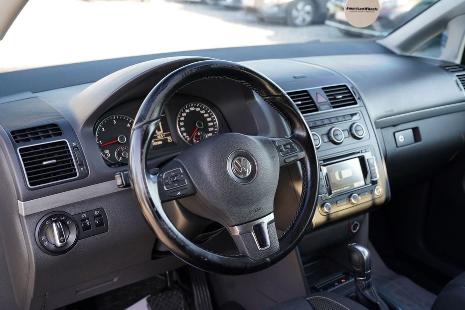 Продам Volkswagen Touran 2015 года в Черновцах