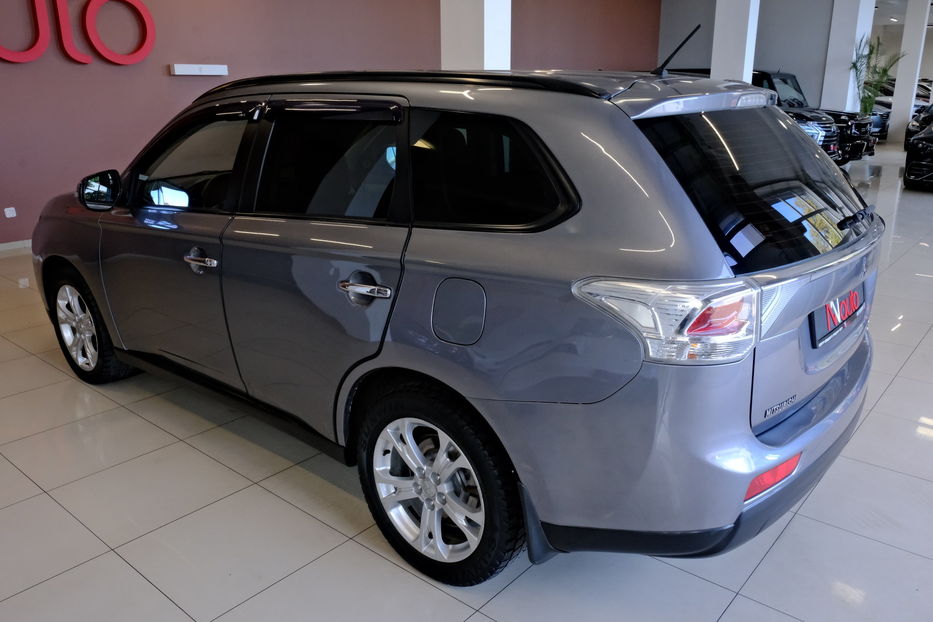 Продам Mitsubishi Outlander 2013 года в Одессе