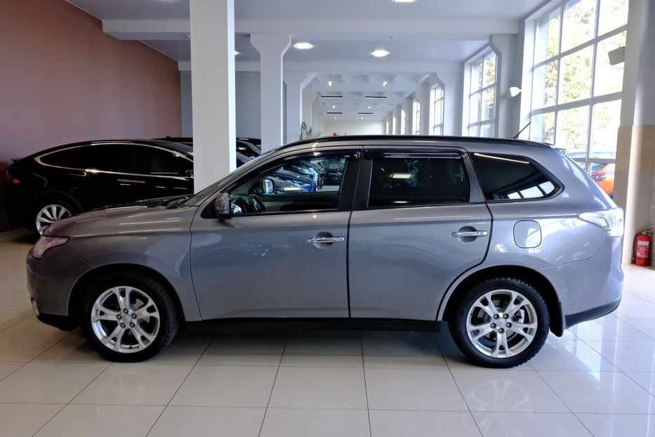 Продам Mitsubishi Outlander 2013 года в Одессе