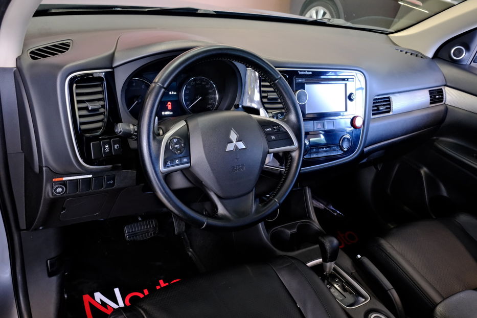 Продам Mitsubishi Outlander 2013 года в Одессе