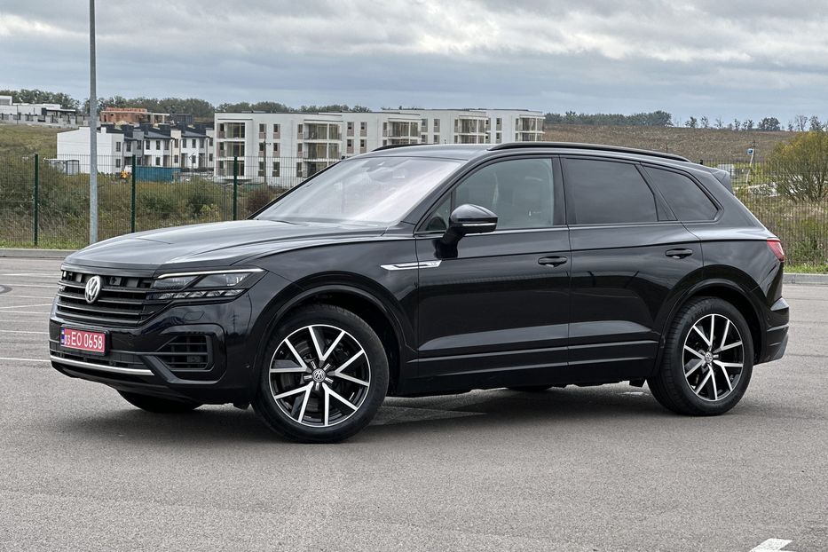 Продам Volkswagen Touareg R-line 4.0 дизель V8 2020 года в Ровно