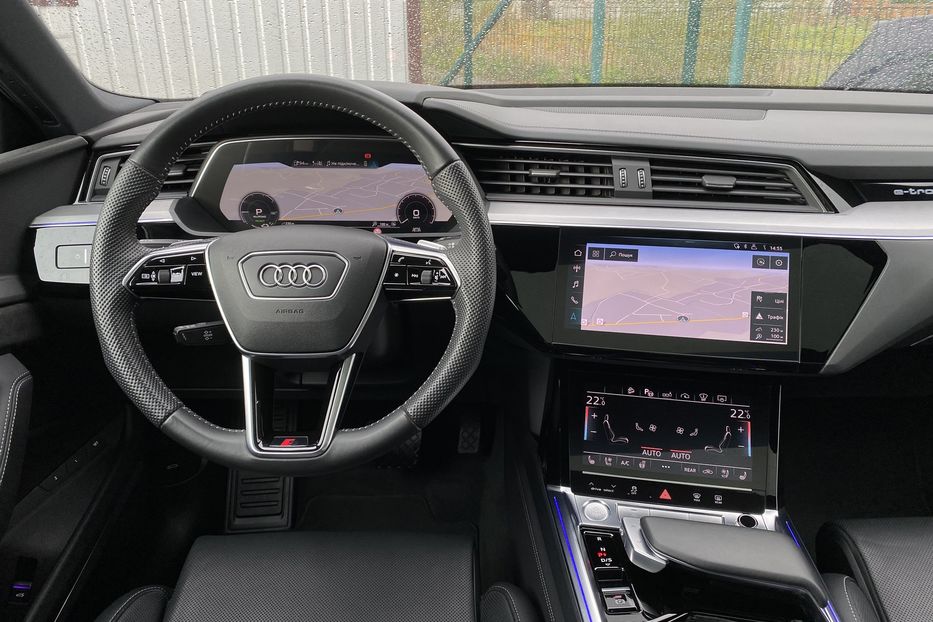 Продам Audi E-Tron 55 95 kWh S-Line Full LED  2020 года в Львове