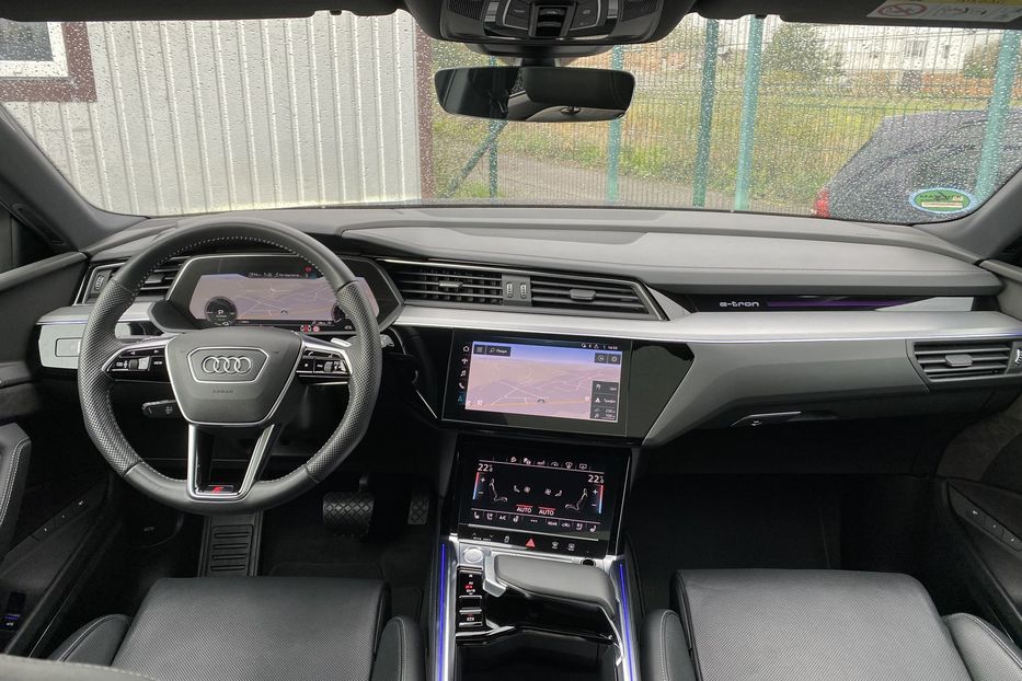 Продам Audi E-Tron 55 95 kWh S-Line Full LED  2020 года в Львове