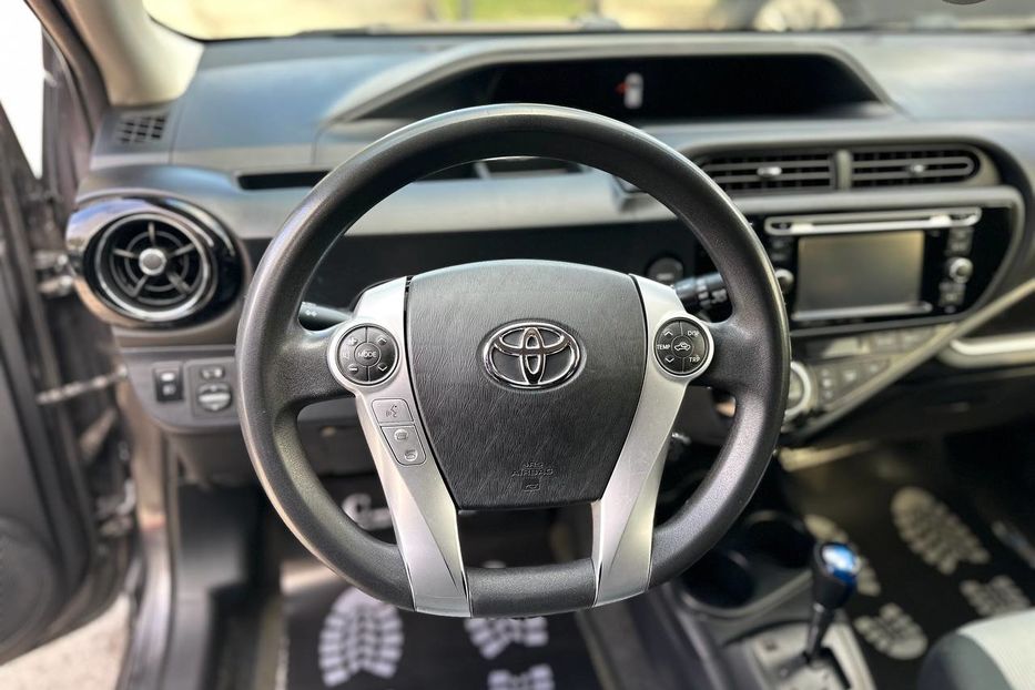 Продам Toyota Prius 2016 года в Черновцах