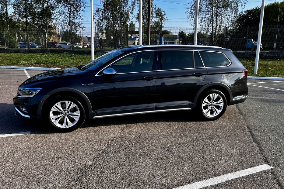 Продам Volkswagen Passat Alltrack 2021 года в Житомире