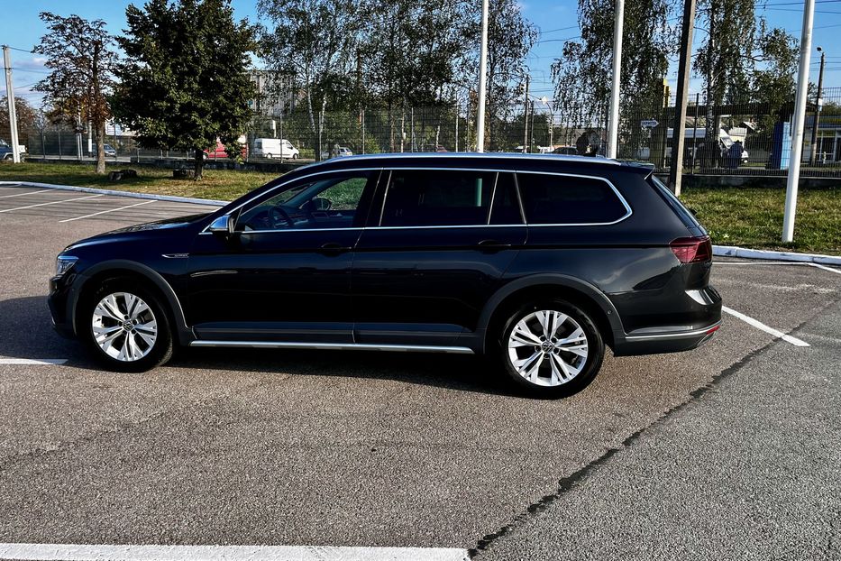 Продам Volkswagen Passat Alltrack 2021 года в Житомире