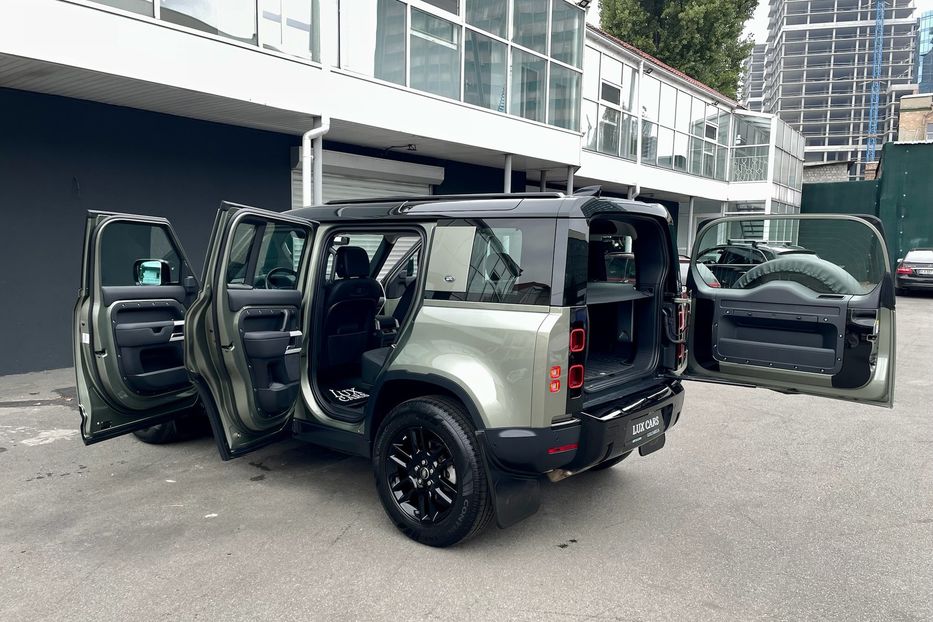 Продам Land Rover Defender 110 D240 SE 2020 года в Киеве