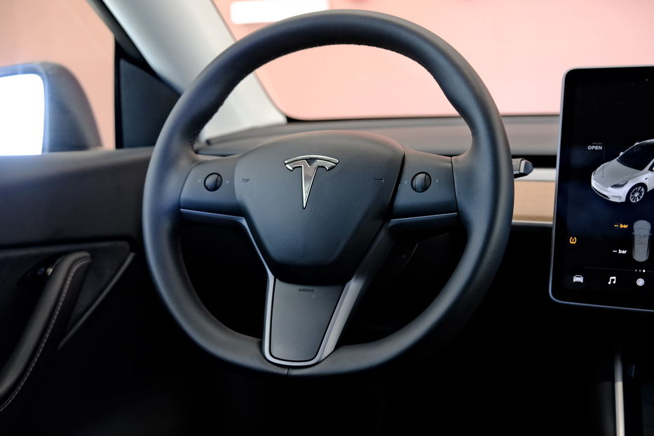 Продам Tesla Model Y 2021 года в Одессе