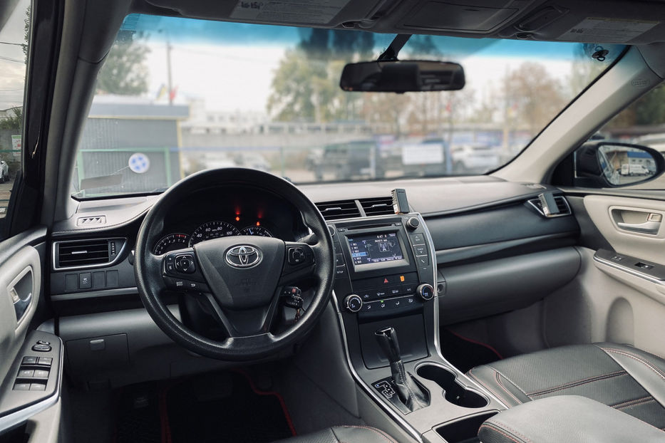 Продам Toyota Camry 2015 года в Киеве