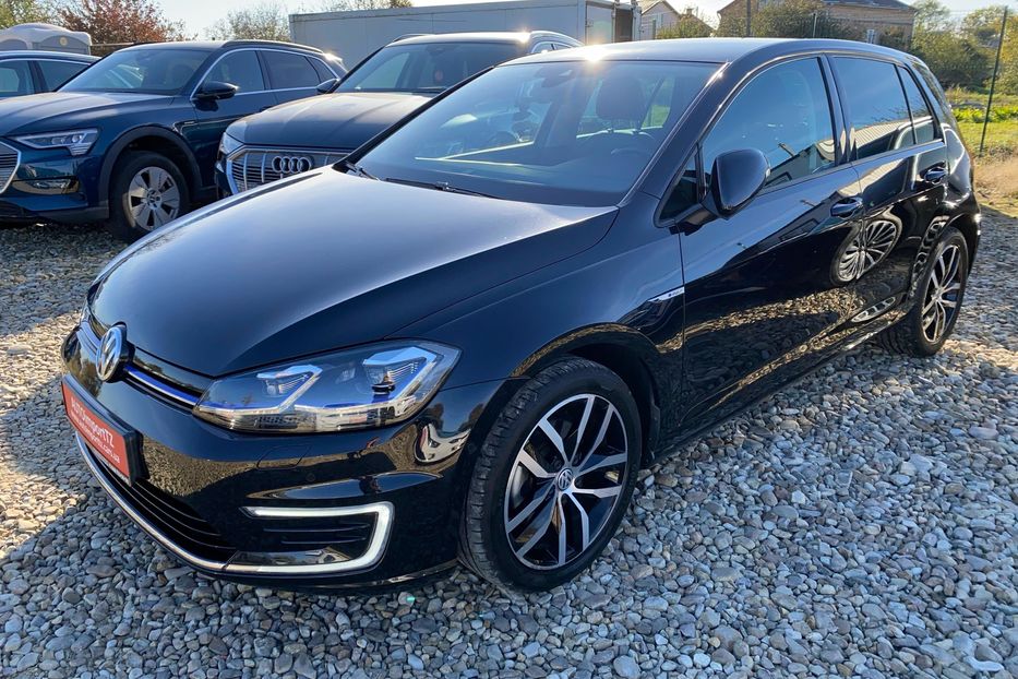 Продам Volkswagen e-Golf Максимальна комплектація 2019 года в Львове