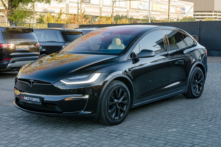 Продам Tesla Model X Plaid 2022 года в Киеве