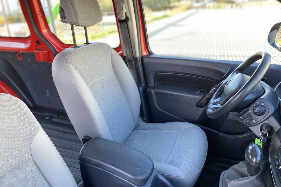 Продам Renault Kangoo пасс. MAXI 2019 года в Луцке