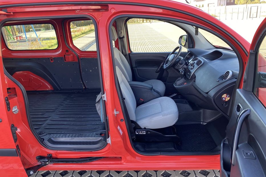 Продам Renault Kangoo пасс. MAXI 2019 года в Луцке