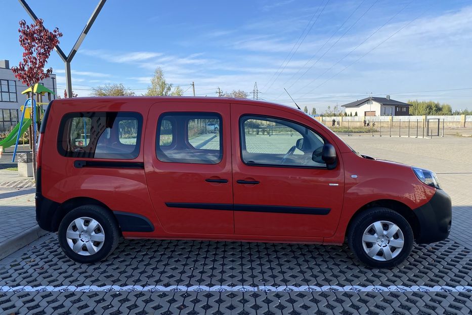 Продам Renault Kangoo пасс. MAXI 2019 года в Луцке