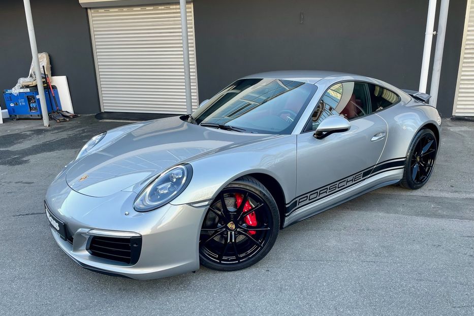 Продам Porsche 911 Carrera 4 991.2 2018 года в Киеве