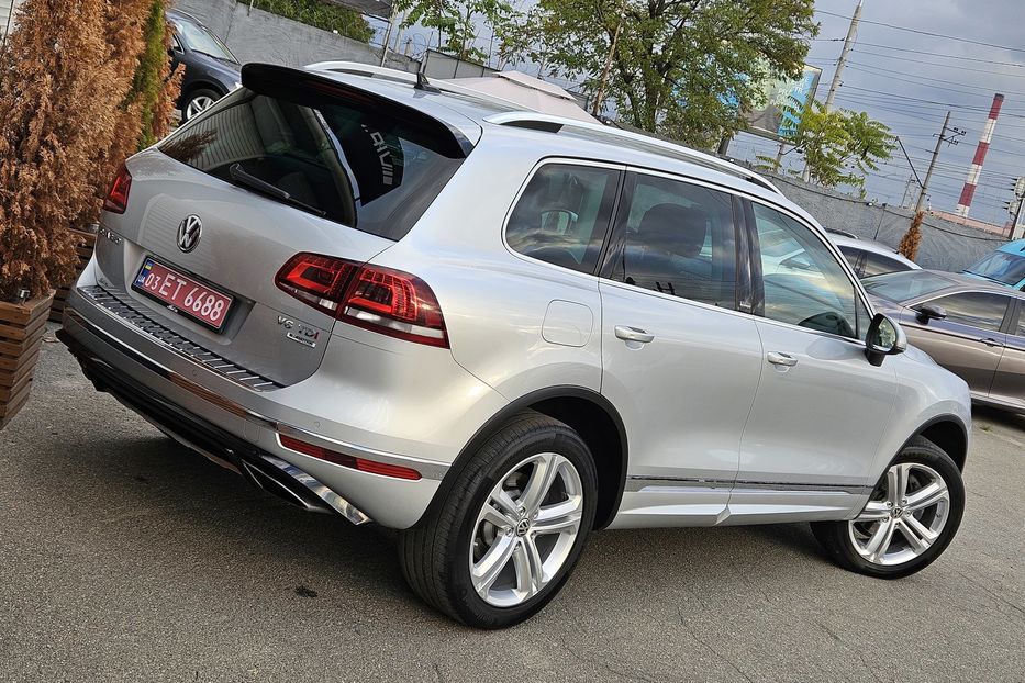 Продам Volkswagen Touareg Executive Edition /R-Line 2017 года в Киеве