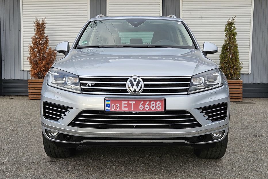 Продам Volkswagen Touareg Executive Edition /R-Line 2017 года в Киеве