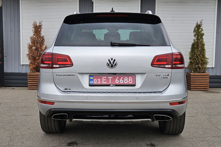 Продам Volkswagen Touareg Executive Edition /R-Line 2017 года в Киеве