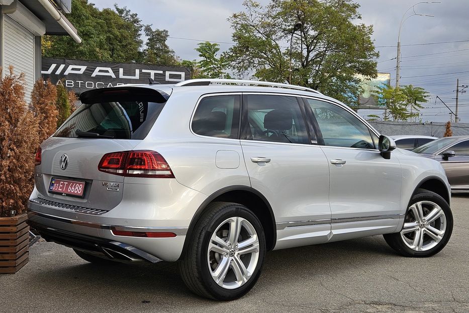 Продам Volkswagen Touareg Executive Edition /R-Line 2017 года в Киеве