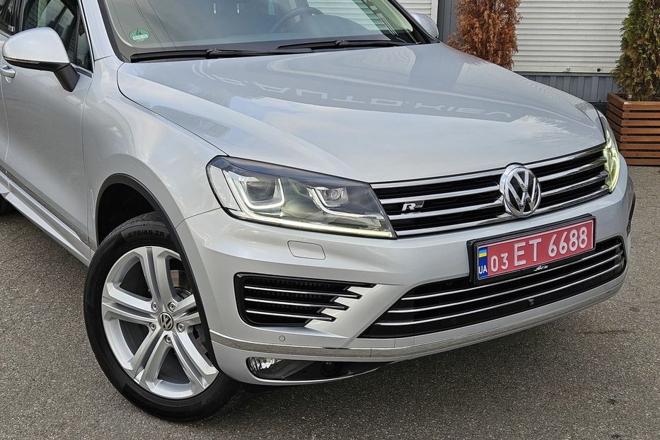 Продам Volkswagen Touareg Executive Edition /R-Line 2017 года в Киеве